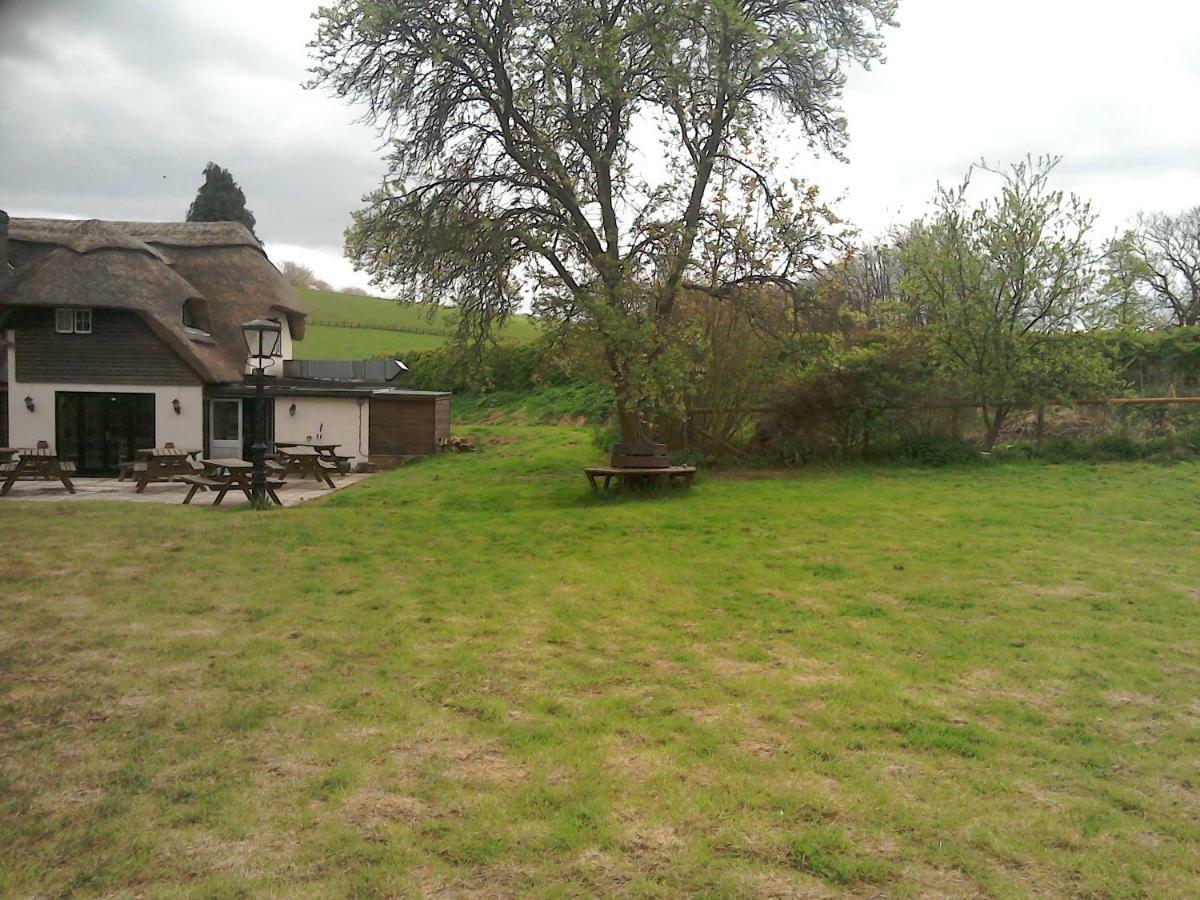 The Crown Inn Alvediston Экстерьер фото
