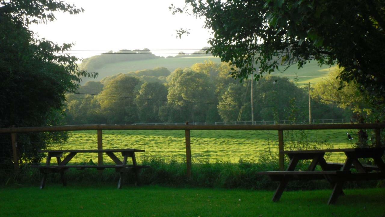 The Crown Inn Alvediston Экстерьер фото