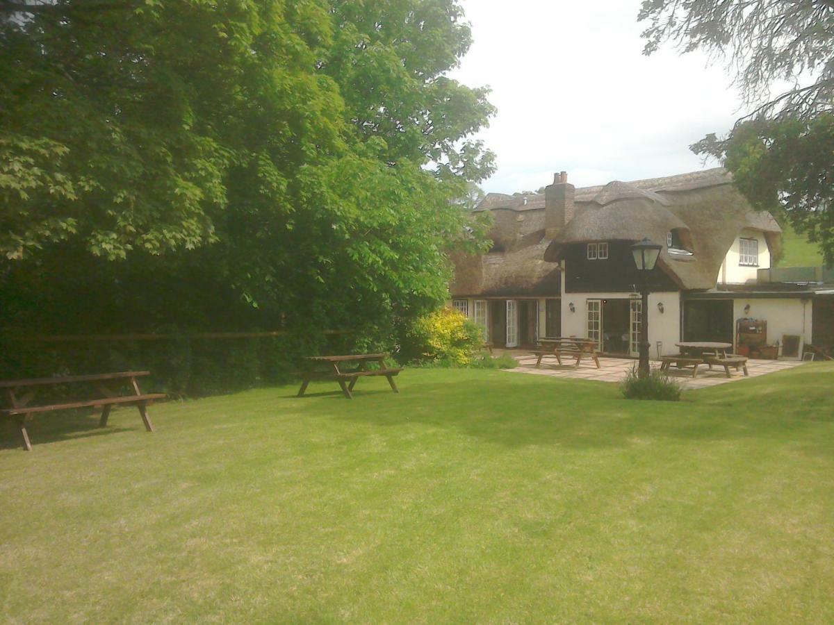 The Crown Inn Alvediston Экстерьер фото